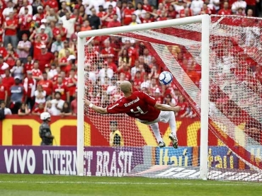 Santos teve gol anulado de forma polmica no Beira-Rio