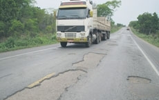 A precariedade das rodovias do Estado, alm de trazer prejuzos para transportadoras, aumenta o nmero de acidentes  