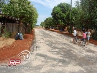 Prefeito visitou ruas que j foram asfaltadas no Distrito de Progresso