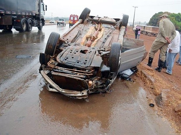 Motorista foi encaminhado para Hospital de Sorriso. (Foto: MT Notcias)