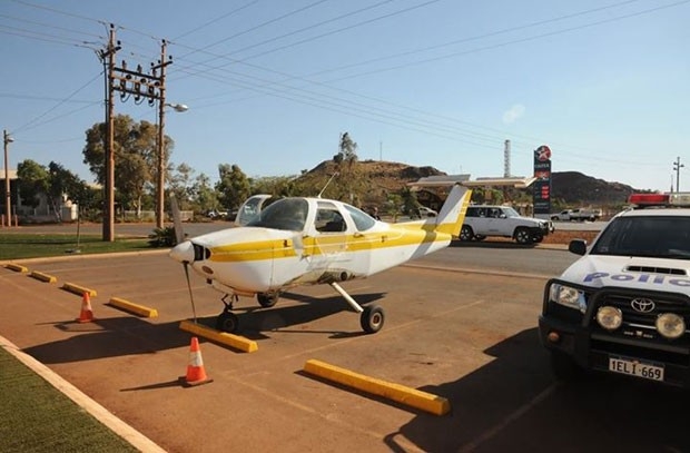 Australiano usou avio para ir at bar